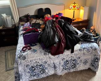 $300, Serta Automated Lift Bed Full Size, Verified works and we have the Remote.