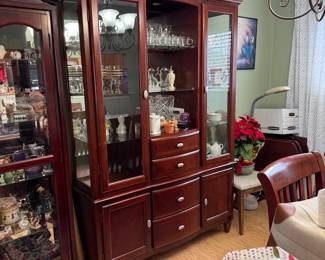 $125, Dining Hutch, Great overall Shape with minimal wear.