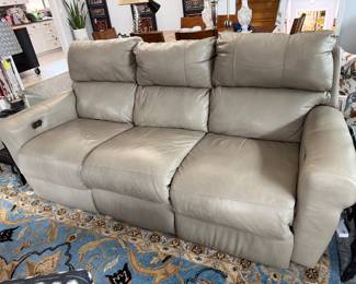 Electric Reclining Leather Couch 42x42x82
Bassett Furniture