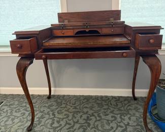 Antique Queen Anne Writing Desk 21x32x38