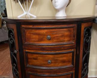 Demi-lune cabinet
