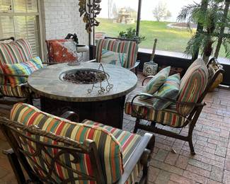 Patio table w/fire pit & chairs