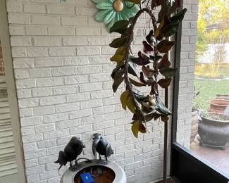 Small Fountain w/ravens