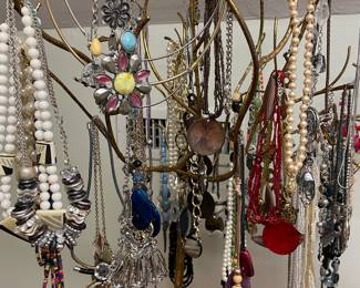 Costume jewelry 