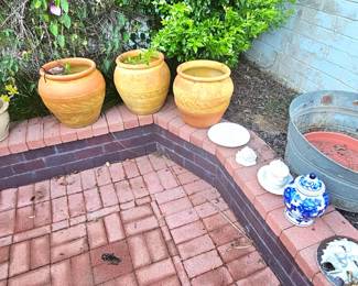 Pots and garden decor.