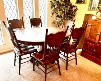 Breakfast/dining table