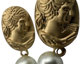 Vintage Gold Tone Cameo Earrings