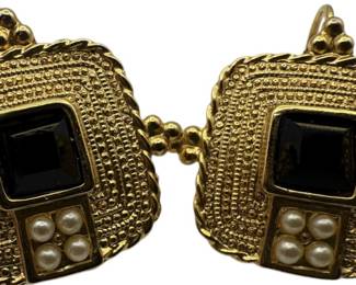 Vintage Venue USA Gold Tone Earrings