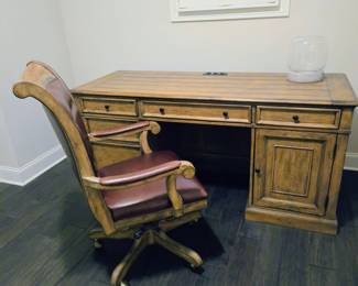 Avondale II Executive Desk w/ Hooker Furniture Brookhaven Leather Office Chair