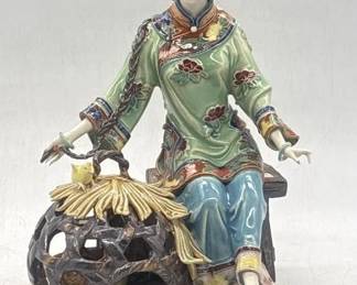 wucai porclain statue