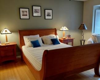 Beautiful queen sleigh bed bedroom set. Great mattress!