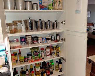 Extensive kitchen selection 