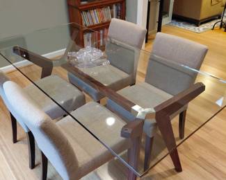 Stunning dining table 
