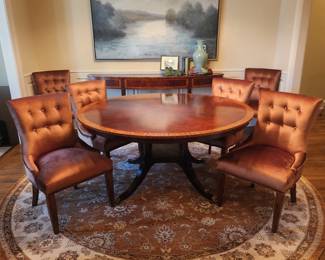 Elegant Round Dining Table with Inlay Detail--pristine condition