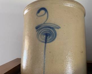 Hard to find bee sting Rec Wing pottery.