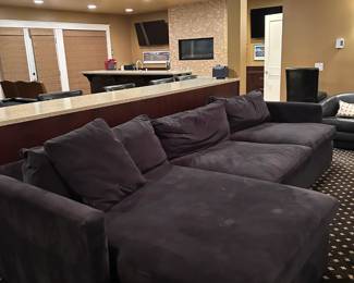 CRATE AND BARREL COUCH FOR THEATRE OR FAMILY ROOM