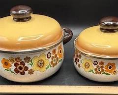 Vintage kitchen item. https://modestlambestatesales.hibid.com/