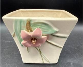 Hull pottery. https://modestlambestatesales.hibid.com/