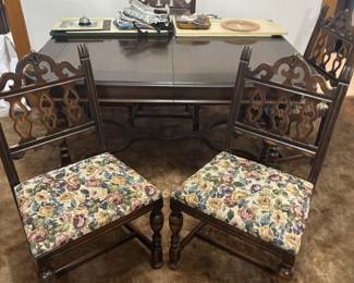 Berkey & Gay Dining Table and Five Side Chairs, One Arm Chair. Two Leaves and Pads