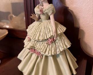 Handmade - Copy of a Capo de Monte Aunt