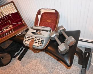 Vintage Typewriter, Dumbbell weights