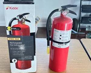 Kidde Pro 460 Rechargeable Fire Extinguisher 10 lb ABC Commercial w/ Box & Bracket