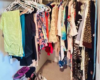 Women's Clothes - Size Medium / Large