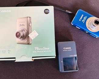 Canon Digital Camera w/battery charger