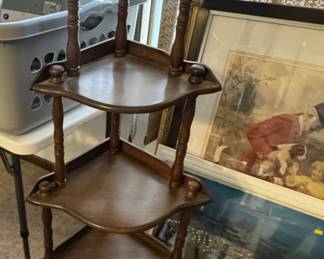 Love thes Corner Shelves!