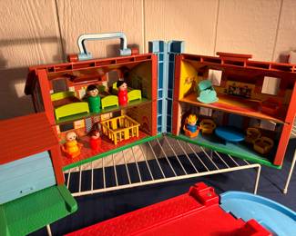 Vtg. Fisher Price Little People Brown Tudor House w/Family & Accessories 