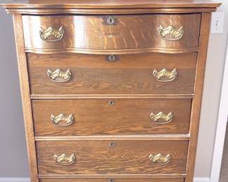 Antique Tiger Oak Dresser!
