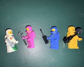 Lego Movie 2 Benny Space Squad Mini Figurines (4)!
