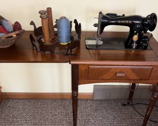 Vtg Model 15-91 Singer Sewing Machine #AL758895 Simanco USA w/Cabinet & Accessories, Vtg Wooden Textile Bobbins!
