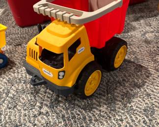 Little Tikes Dump Truck w/Handle 