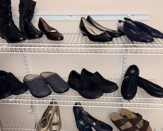 Women's Size 9 Shoes!