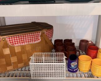 Vtg Picnic Basket w/Cups & Cutlery Basket!