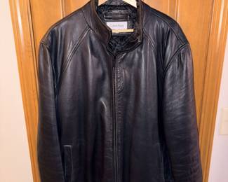 Calvin Klein Men’s Size L Black Leather Jacket!
