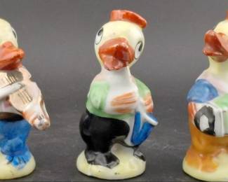 Occupied Japan c late 1940s duck figurine band. 
