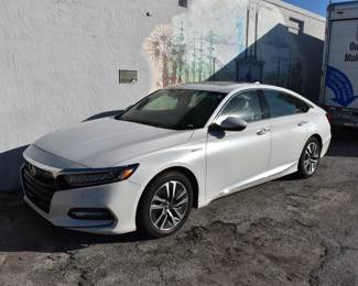 2019 honda accord touring model  hybrid with only 3300k miles has an transferable extended warranty for a transfer fee of $40.00  hybrid warranty is 8 years or 100k  miles (in service date of 5/29/2019)