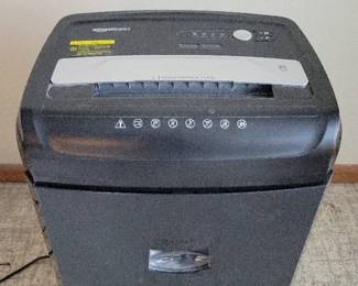 Amazon Basics Paper Shredder
