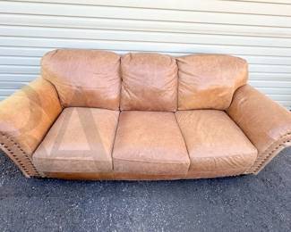 LEATHER NAIL HEAD SOFA
