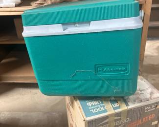 Rubbermaid Cooler