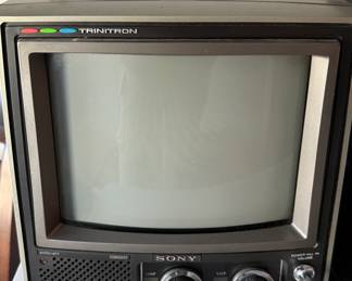 Sony Trinitron Television - Model KV-9200