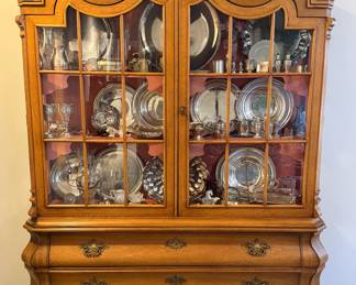 Dorothy Draper Viennese Collection China Cabinet - Henredon