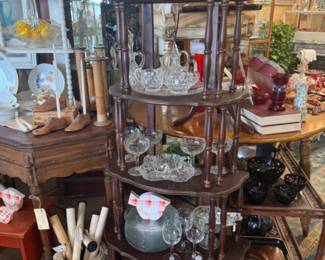 tiered vintage shelf, glassware, birds