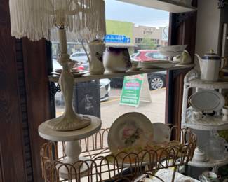 lamps, dishes, glass bowls, 