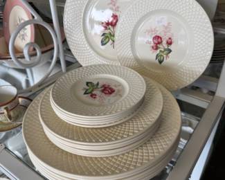 beautiful dish set