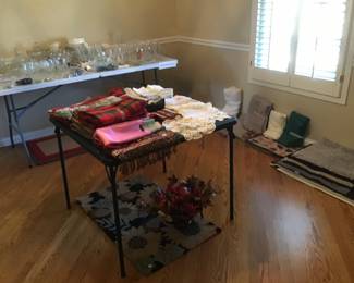 Napkins, table cloths, runners, rugs