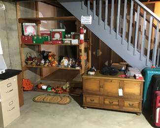 Lane cedar chest, holiday decor