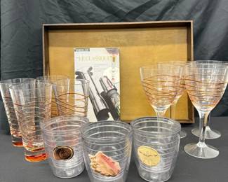 Acrylic Swirl Bar Ware With Tray And Accessory